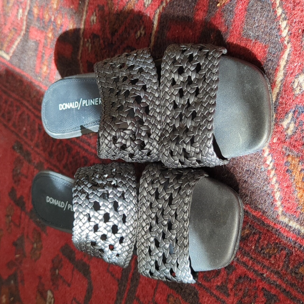 Donald Pliner Sandals